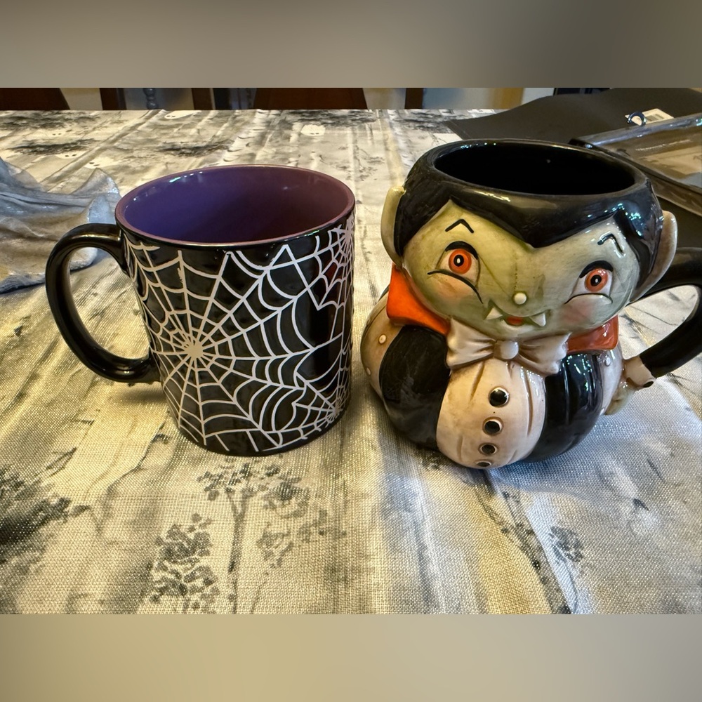 Halloween mug set